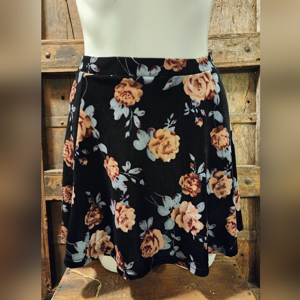 Forever 21 Velvet Black/Blue Floral Skirt